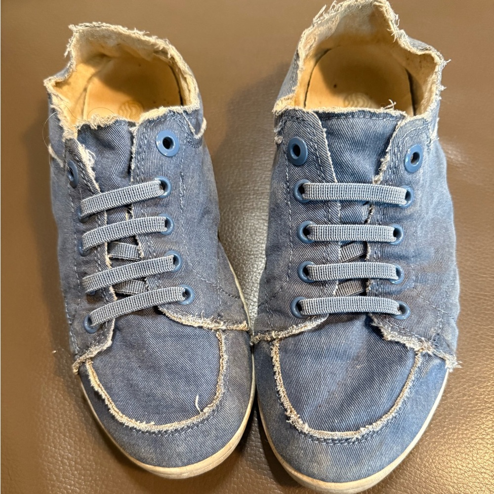 Vionic Blue Frayed Canvas Sneakers
